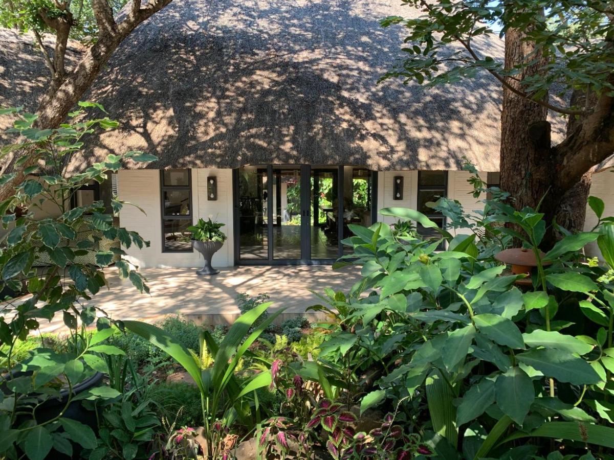 Pamarah Lodge Victoria Falls Exteriör bild