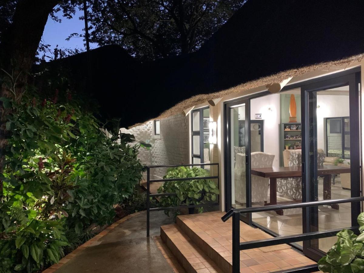 Pamarah Lodge Victoria Falls Exteriör bild